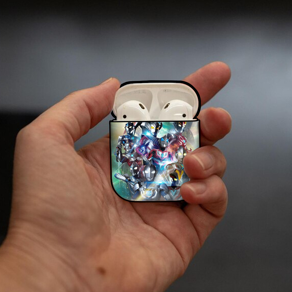 ウルトラマン Ultraman AirPods 第2世代保護ケース ハードシェル ブラック 耐衝撃・防指紋・カラビナ付き