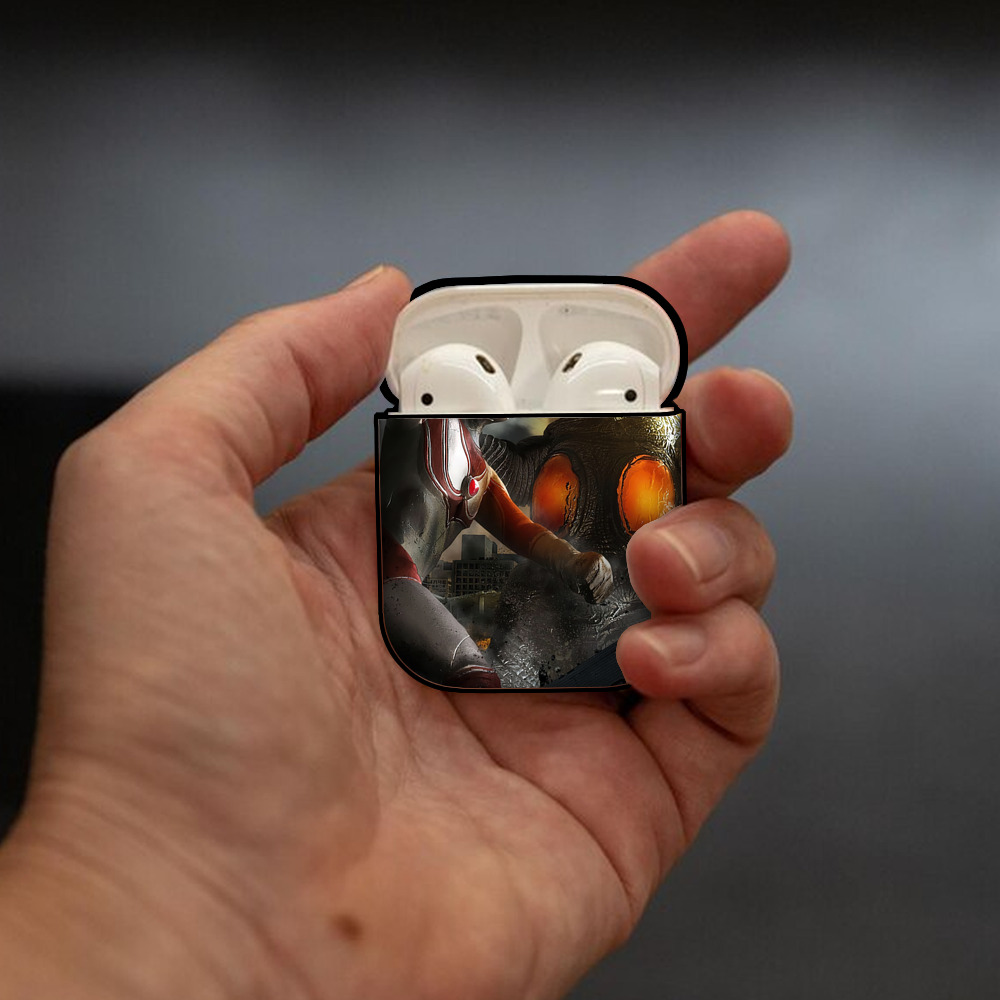 ウルトラマン Ultraman AirPods 第2世代保護ケース ハードシェル ブラック 耐衝撃・防指紋・カラビナ付き