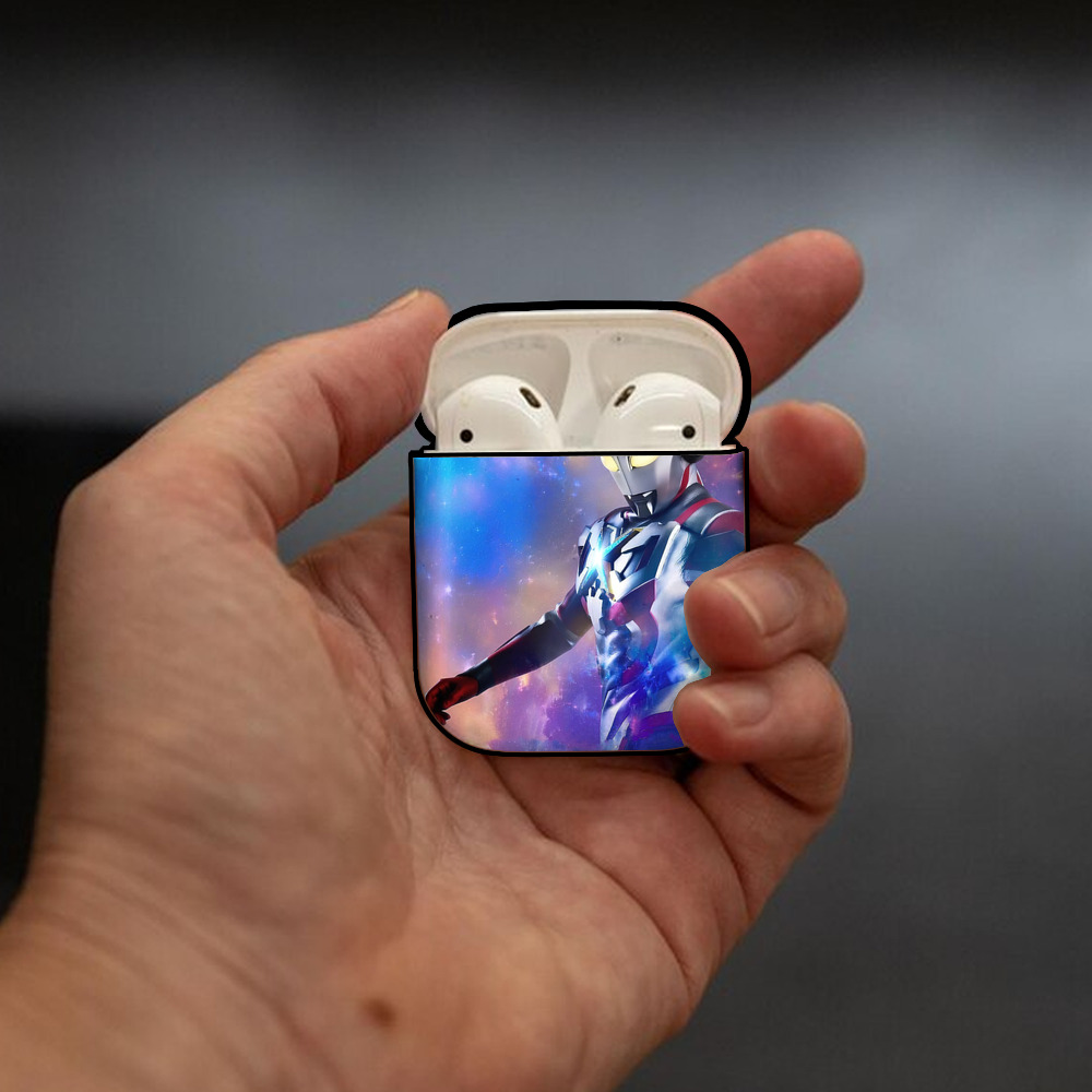 ウルトラマン Ultraman AirPods 第2世代保護ケース ハードシェル ブラック 耐衝撃・防指紋・カラビナ付き