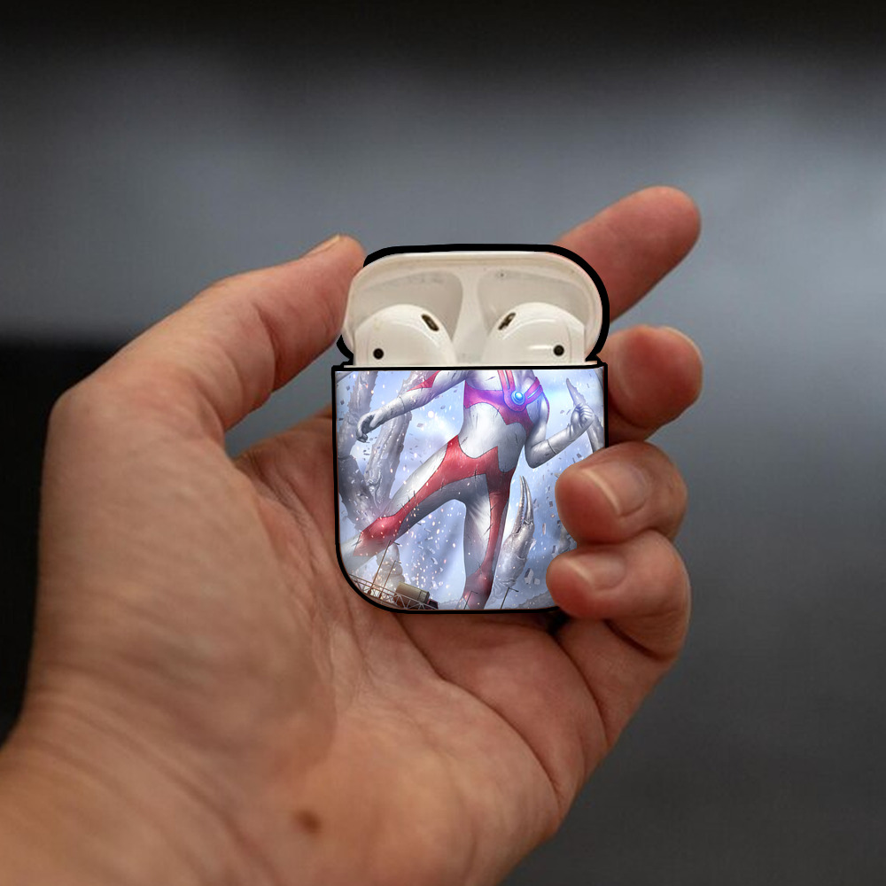 ウルトラマン Ultraman AirPods 第2世代保護ケース ハードシェル ブラック 耐衝撃・防指紋・カラビナ付き