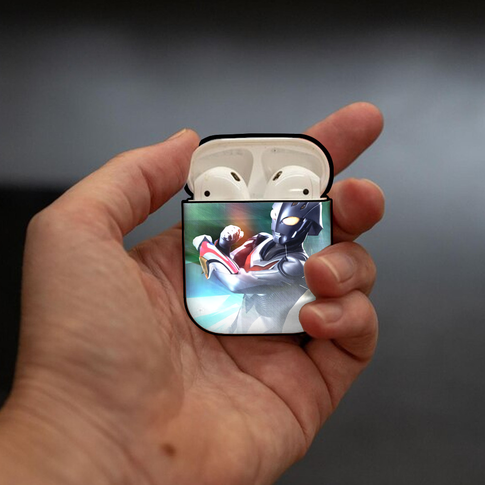 ウルトラマン Ultraman AirPods 第2世代保護ケース ハードシェル ブラック 耐衝撃・防指紋・カラビナ付き