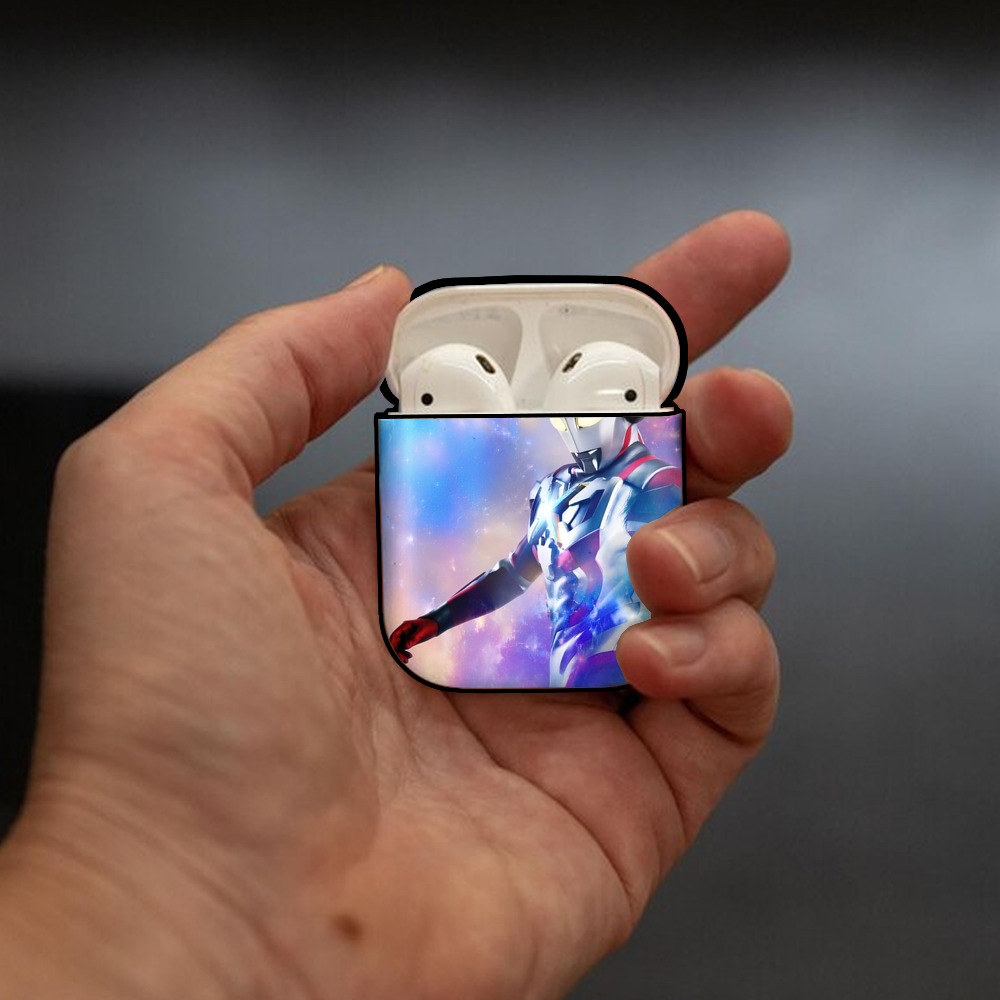 ウルトラマン Ultraman AirPods 第2世代保護ケース ハードシェル ブラック 耐衝撃・防指紋・カラビナ付き