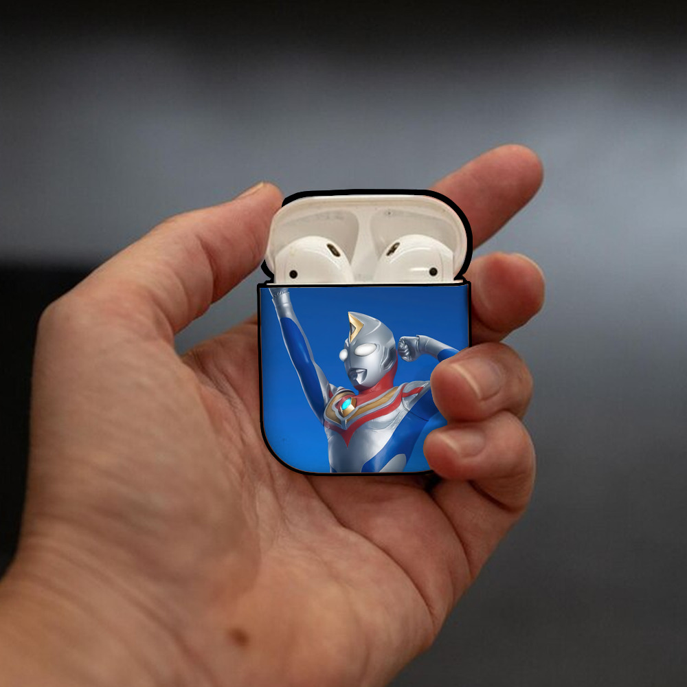 ウルトラマン Ultraman AirPods 第2世代保護ケース ハードシェル ブラック 耐衝撃・防指紋・カラビナ付き