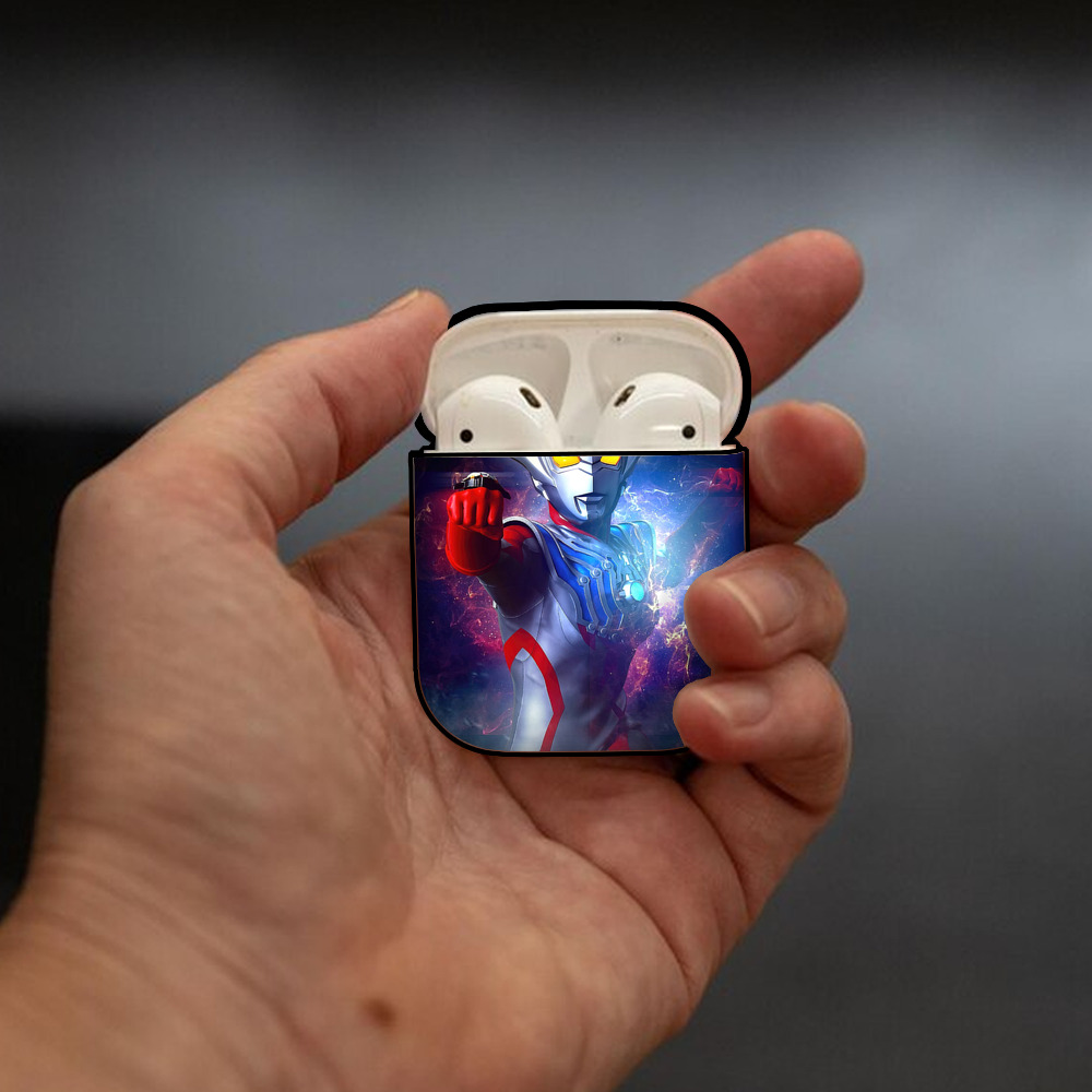 ウルトラマン Ultraman AirPods 第2世代保護ケース ハードシェル ブラック 耐衝撃・防指紋・カラビナ付き