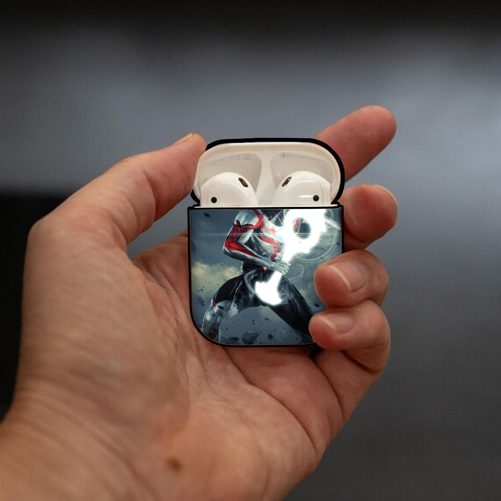 ウルトラマン Ultraman AirPods 第2世代保護ケース ハードシェル ブラック 耐衝撃・防指紋・カラビナ付き