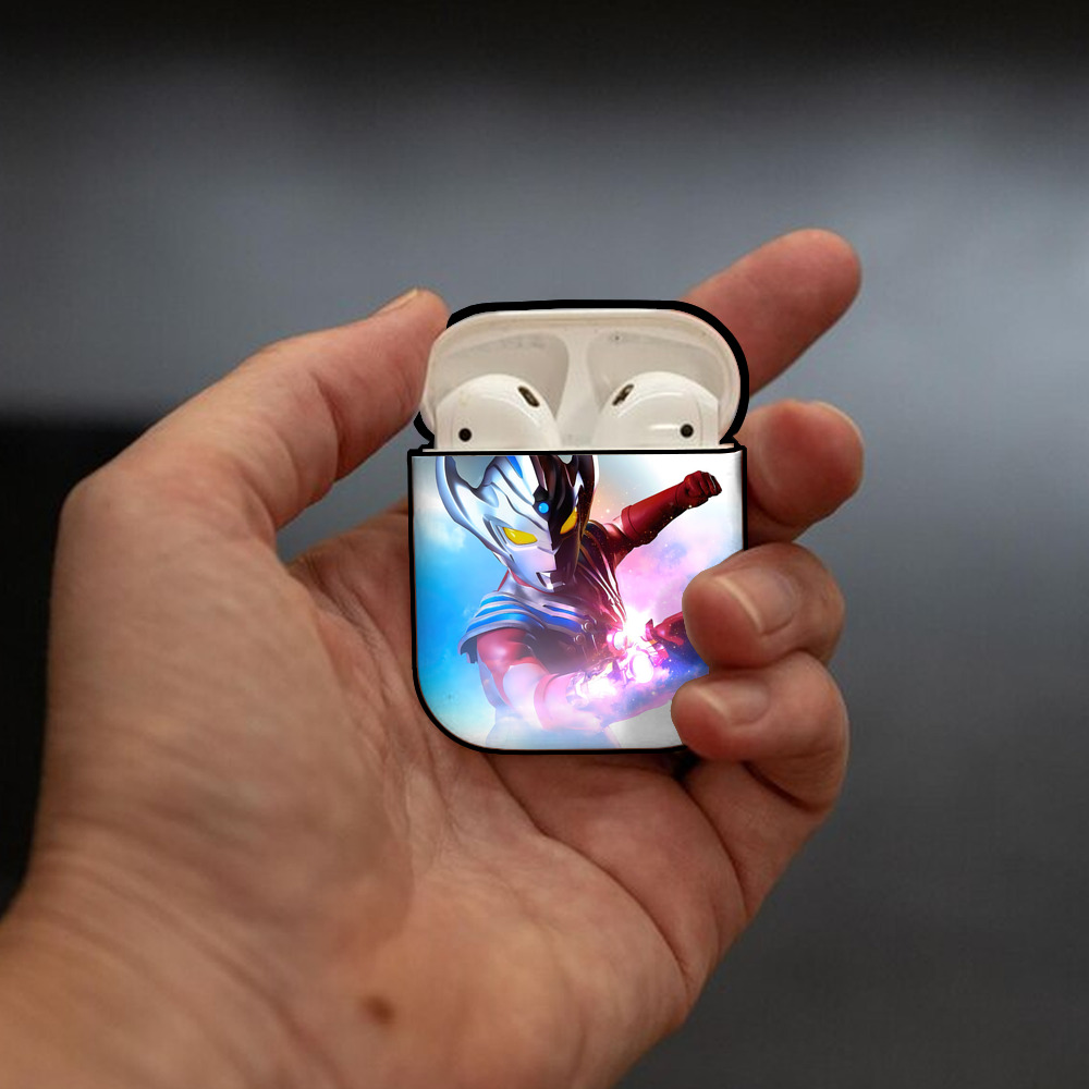 ウルトラマン Ultraman AirPods 第2世代保護ケース ハードシェル ブラック 耐衝撃・防指紋・カラビナ付き
