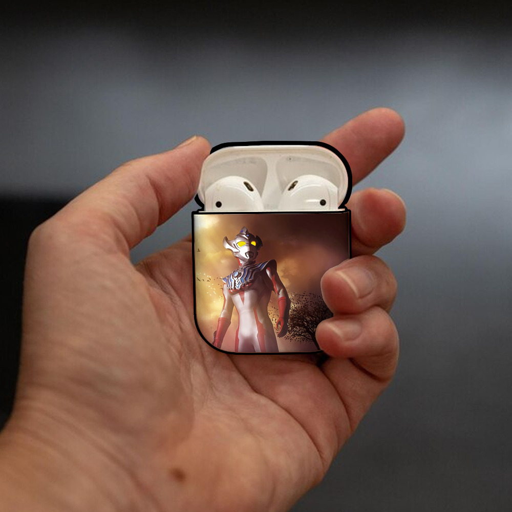ウルトラマン Ultraman AirPods 第2世代保護ケース ハードシェル ブラック 耐衝撃・防指紋・カラビナ付き