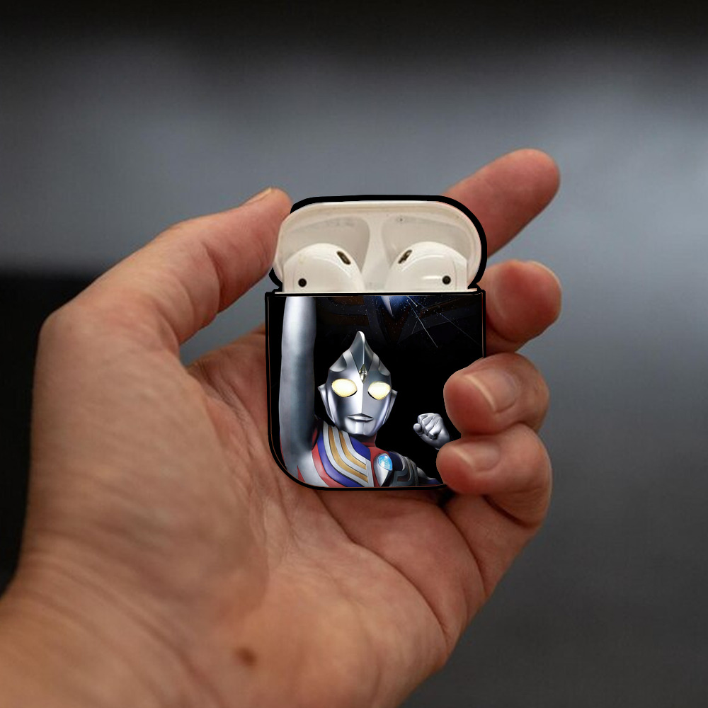 ウルトラマン Ultraman AirPods 第2世代保護ケース ハードシェル ブラック 耐衝撃・防指紋・カラビナ付き